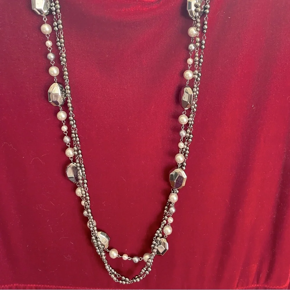 Beautiful necklace. Excellent condition - Picture 1 of 3